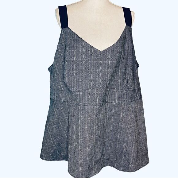 Torrid Wm’s Sz 4 Grey Chevron Ponte Peplum Tank Top - Picture 1 of 5